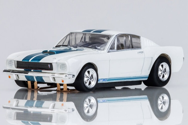 Shelby GT350 1965 White/Blue AFX